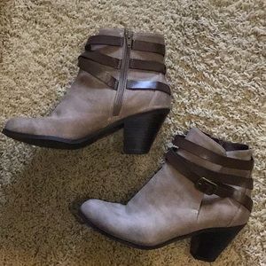 Tan/brown booties with buckle.